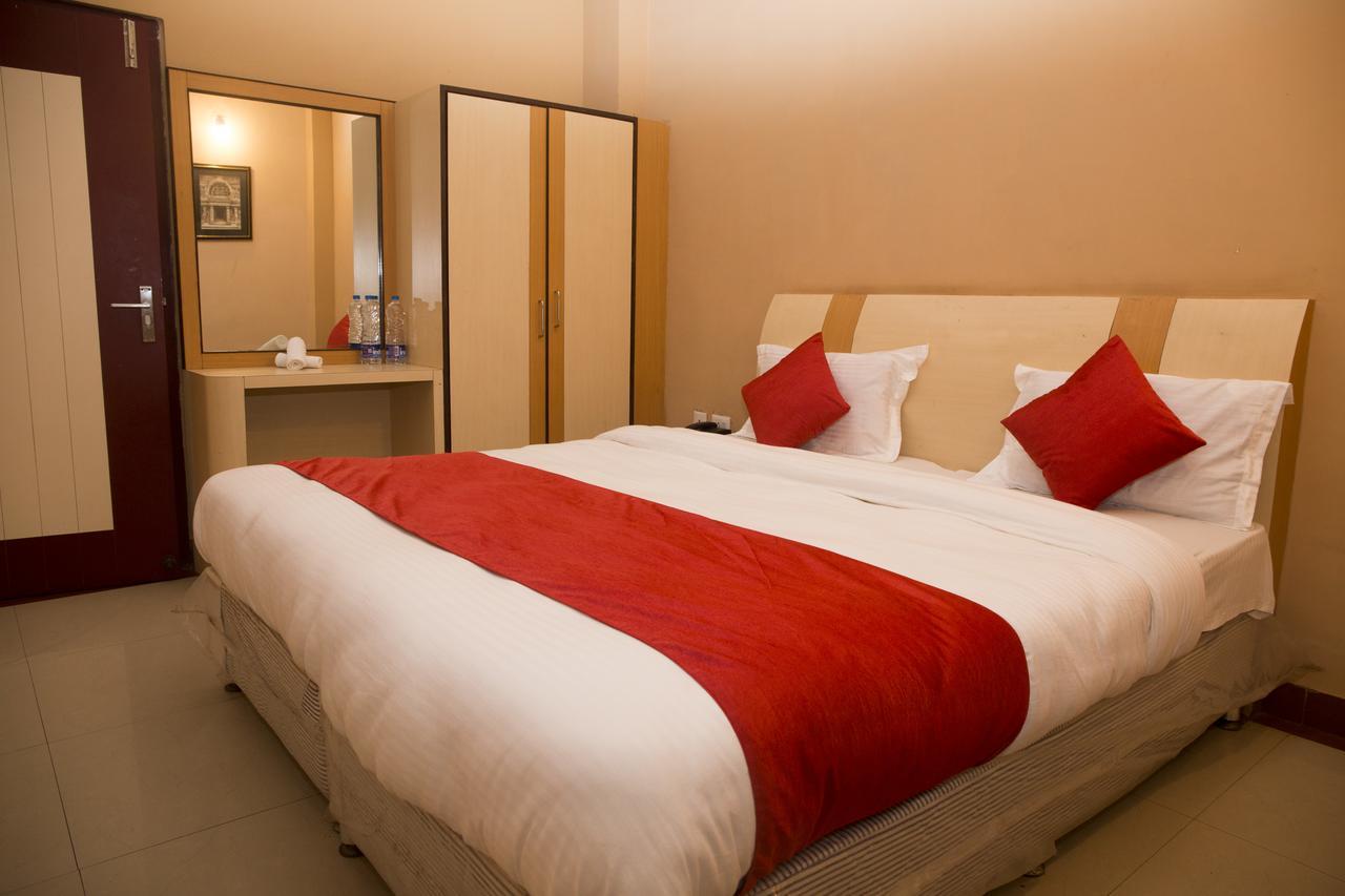 Oyo 3345 Shubham Beach Hotel Puri Exterior photo
