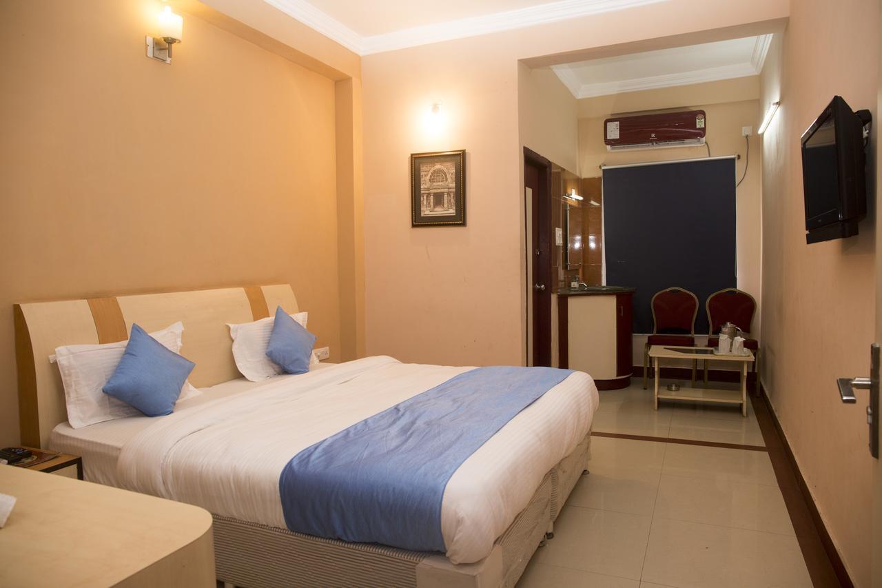 Oyo 3345 Shubham Beach Hotel Puri Exterior photo