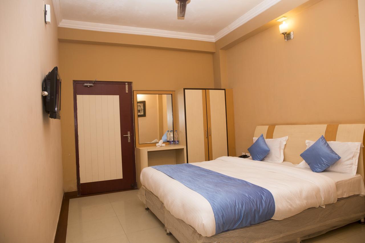 Oyo 3345 Shubham Beach Hotel Puri Exterior photo